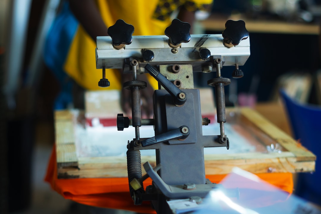 services-04 Screen printing machine